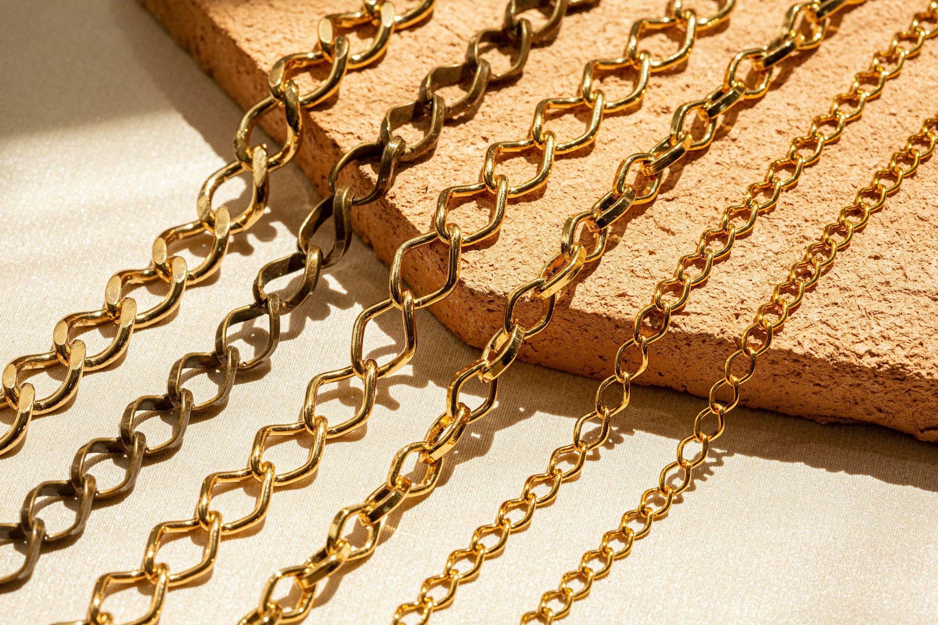 How Dallas Humidity Affects Different Types of Metal Jewelry Metal Jewelry